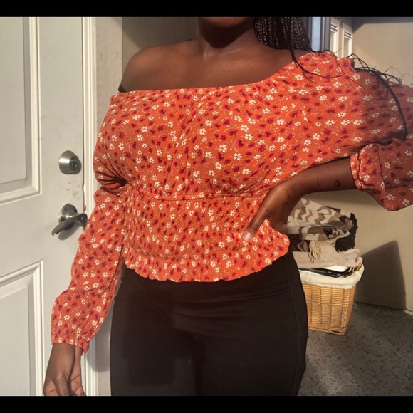 Floral off the shoulder top - Picture 3 of 4
